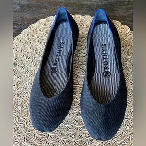 Rothy’s Black ballet flats size 8. Never worn. 7.5 you wear an 8 in Rothy’s.